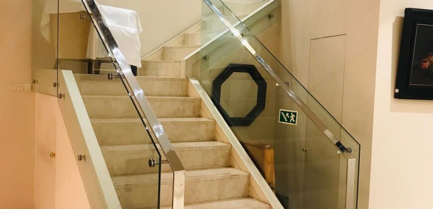 ELEGANTE LOCAL ZONA COMERCIAL